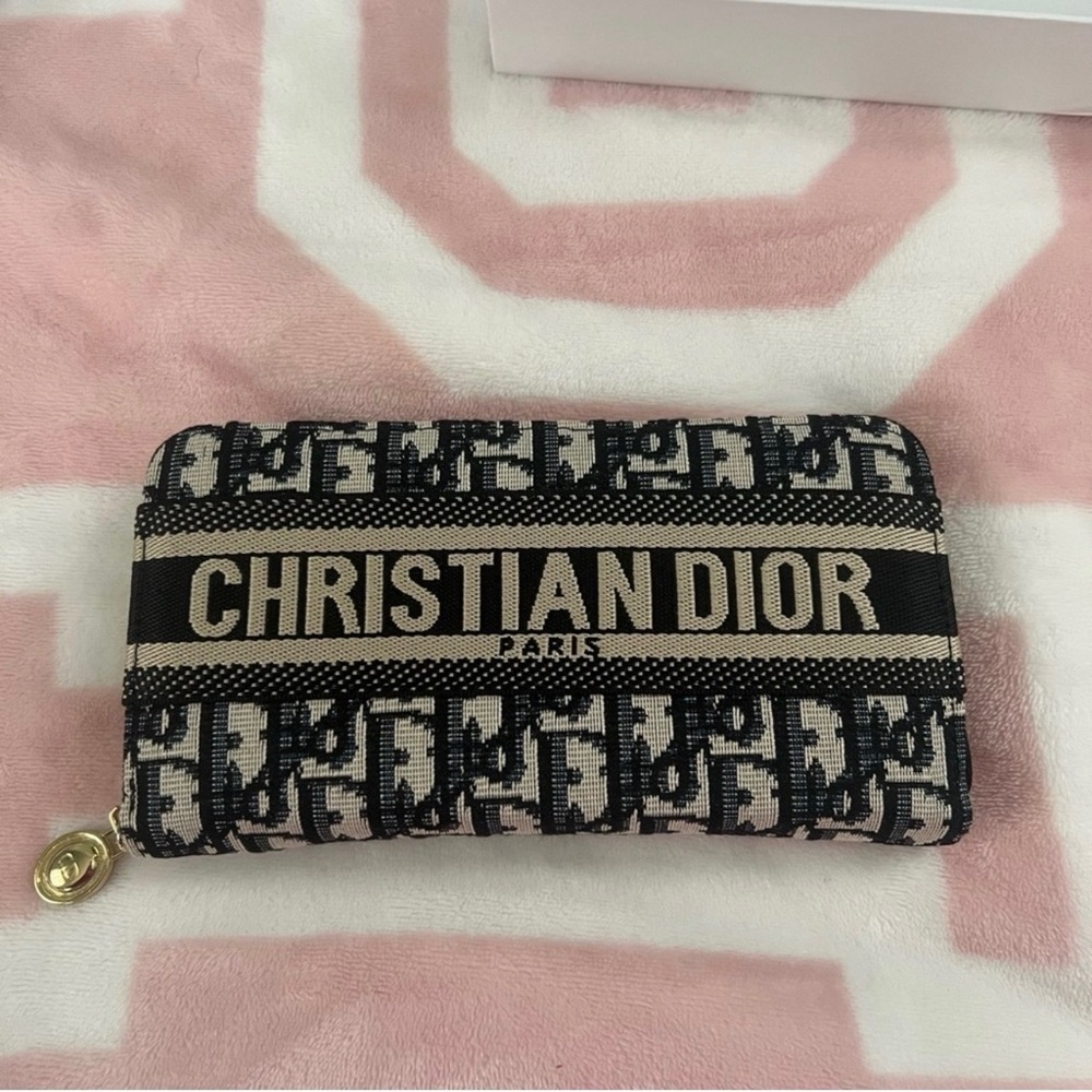 Design Designer Wallet